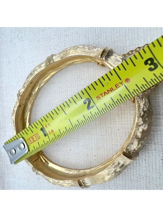 Napier Gold-Tone Textured Hinged Bangle Bracelet Safety Chain 2.5" Bamboo Vtg - Picture 3 of 7